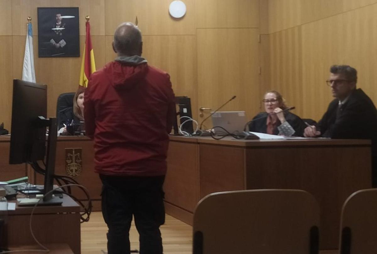 El acusado, durante el interrogatorio en el juicio. | FDV