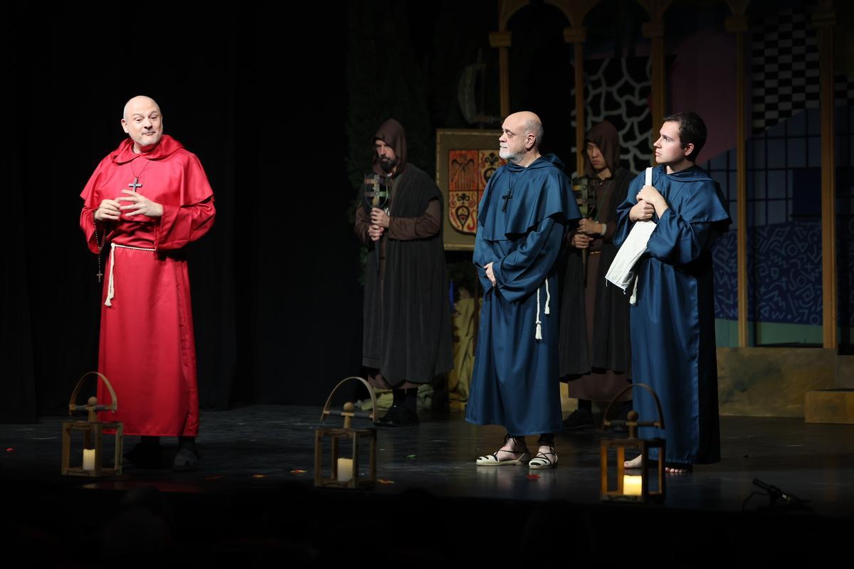 Santiago Ballester hace un cameo en la presentación de Na Jordana