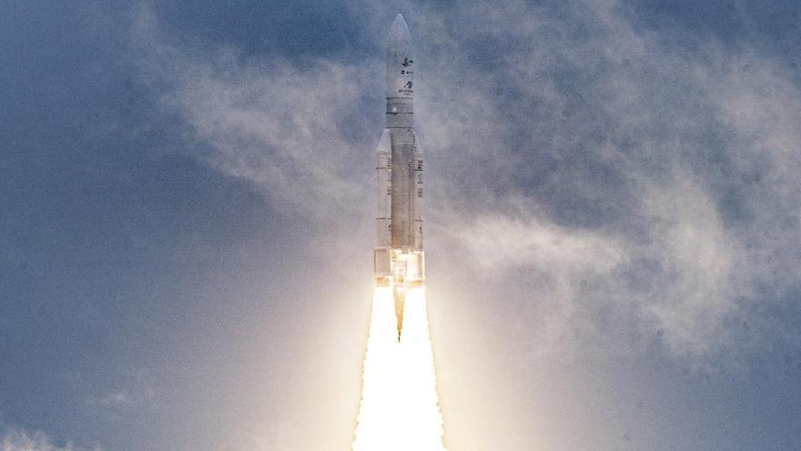 Lanzamiento del telescopio en el cohete Ariane 5.