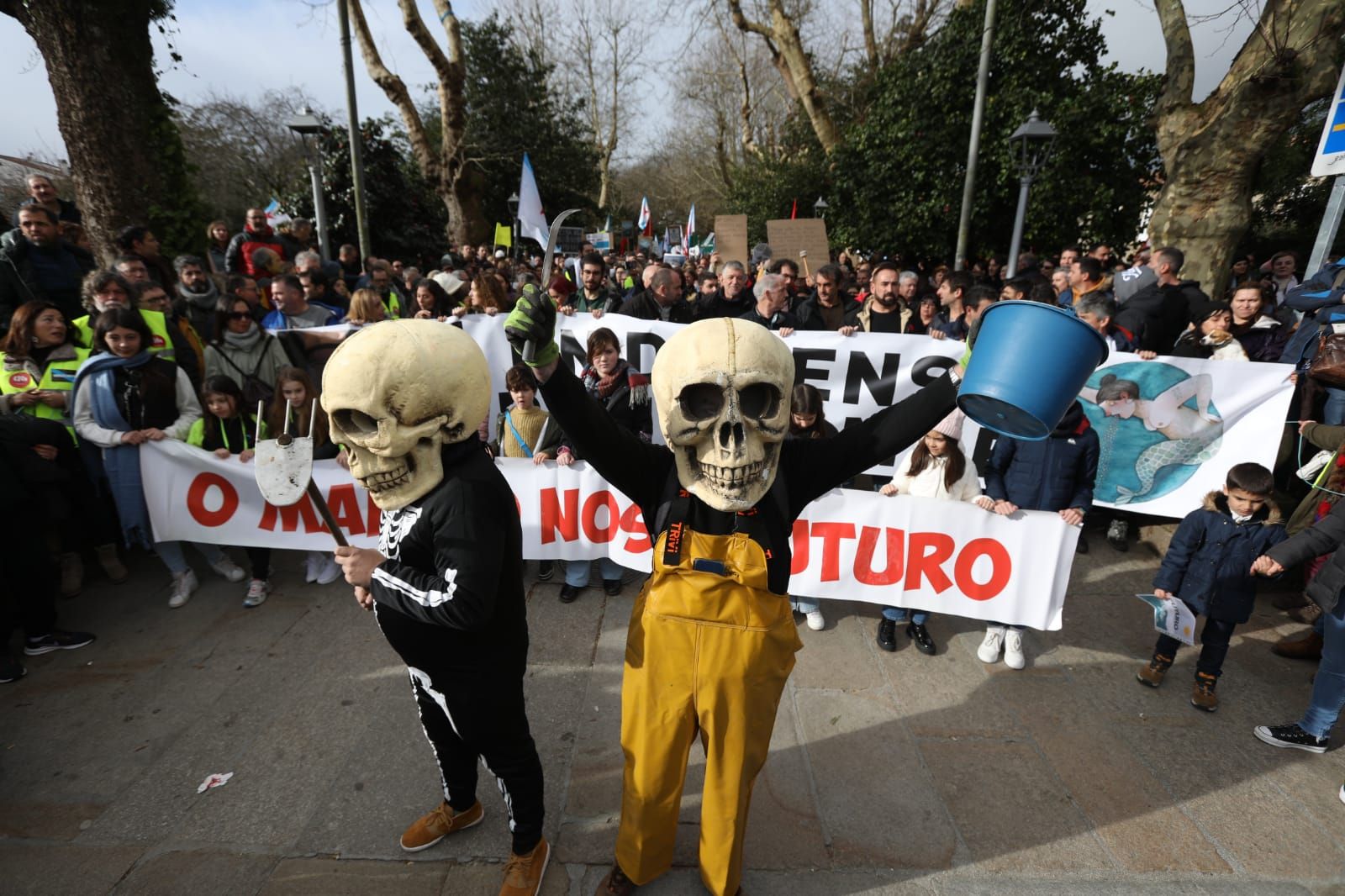 Así se ha desarrollado la manifestación por la crisis de los pélets en Santiago