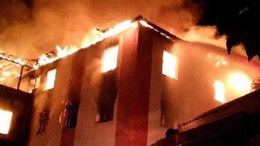 Incendio en una residencia femenina de Turquía.