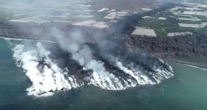 La ‘fajana’ creada per la lava del volcà no para de créixer i ja mesura 27,7 hectàrees