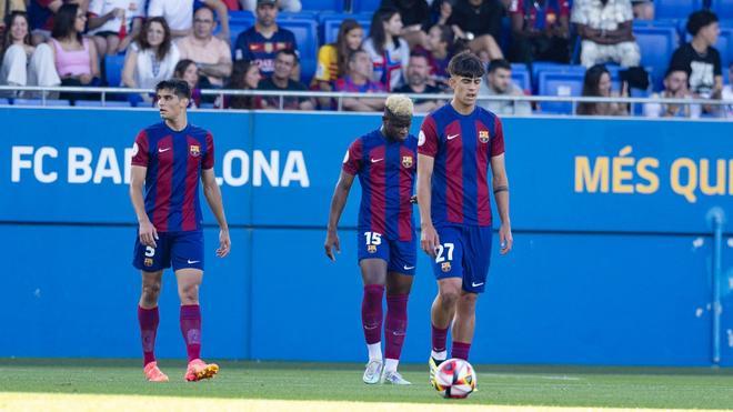 Los futbolistas del FC Barcelona lamentan el gol de Toril para el Córdoba