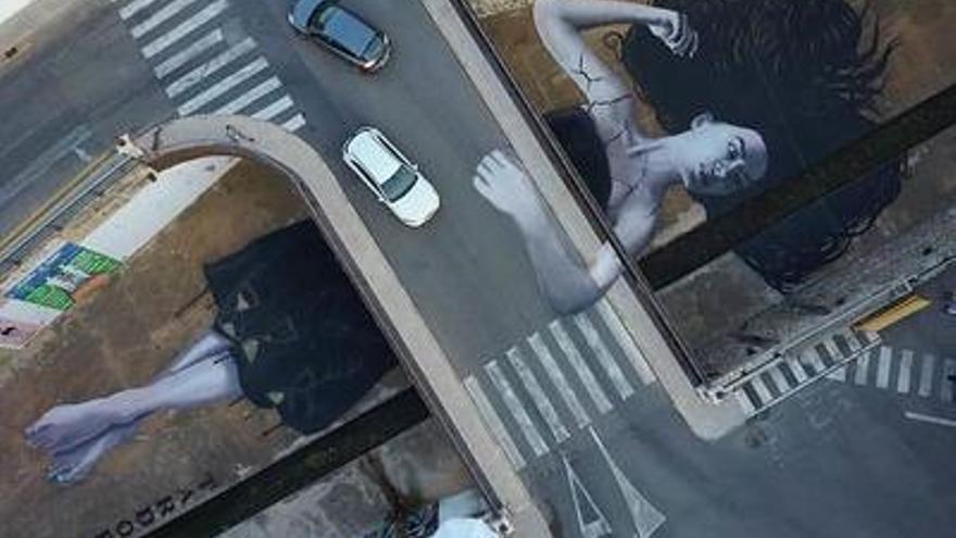 Imagen tomada con un dron del mural creado por Tardor Roselló.