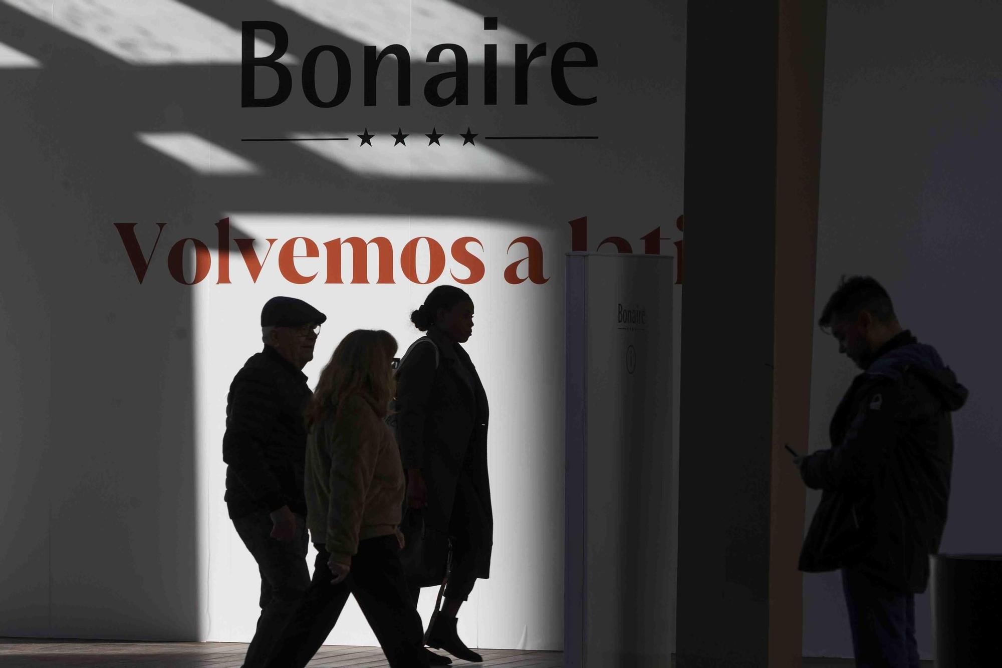 Bonaire reabre con un centenar de tiendas