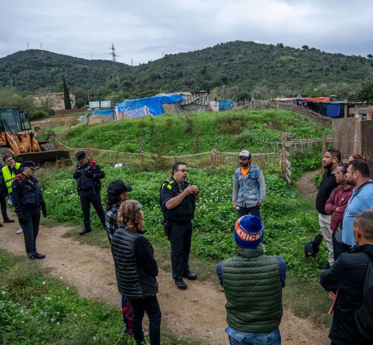 El desallotjament de les barraques de Montcada es farà efectiu avui El desallotjament de les barraques de Montcada es farà efectiu avui