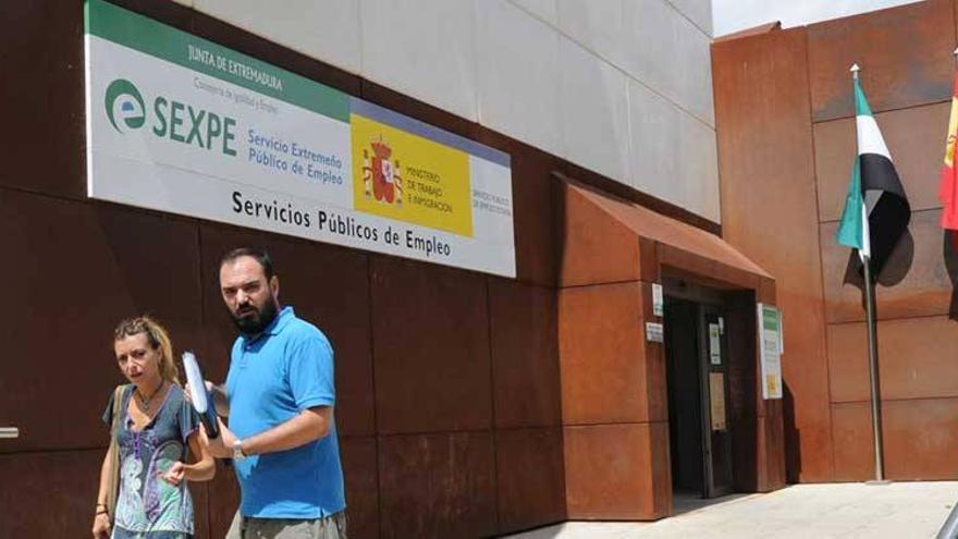 El paro en Extremadura llega a 181.600 personas y la tasa al 35,56 % en primer trimestre