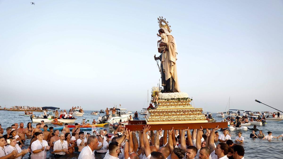 Fotos de la procesión de  la Virgen del Carmen del Palo