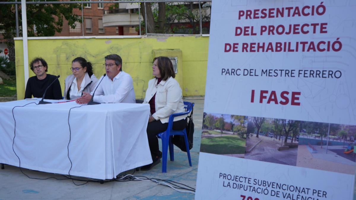Acto de presentación de la reforma del Parc Mestre Ferrero en Ontinyent.