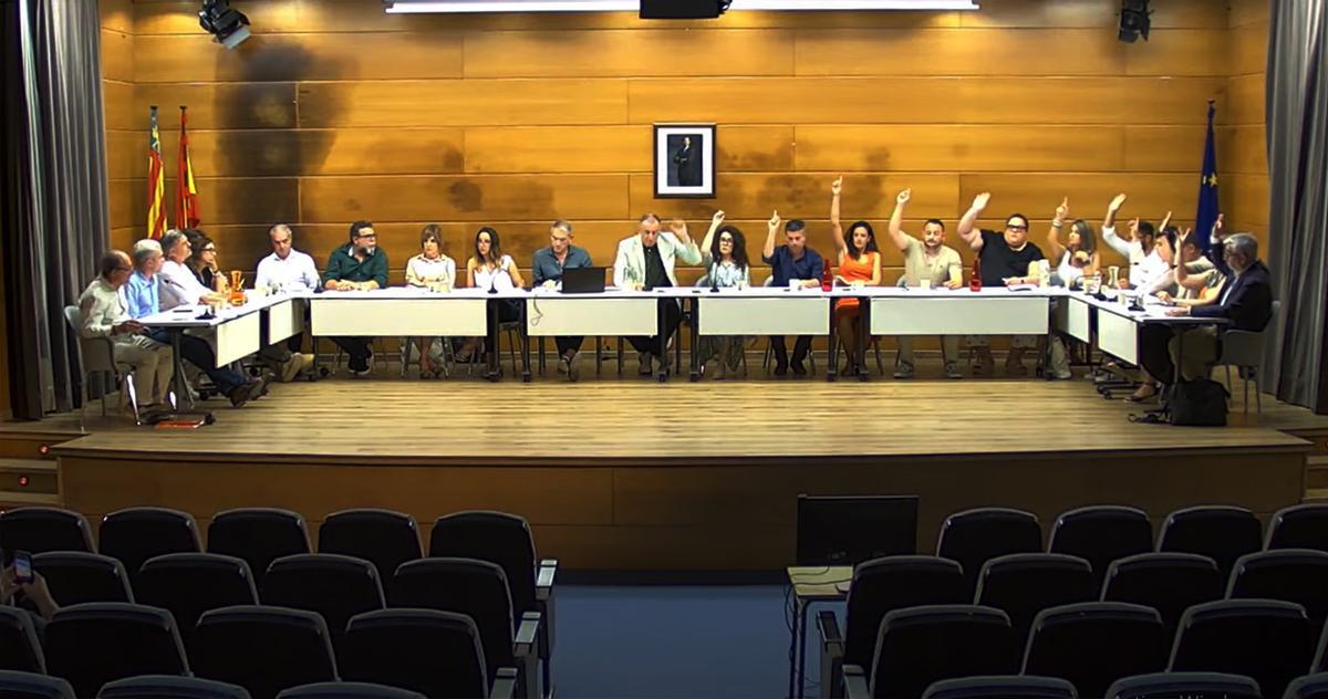 Compromís y PSOE votan en el pleno municipal a favor del nuevo modelo de limpieza viaria y recogida de basura en Altea
