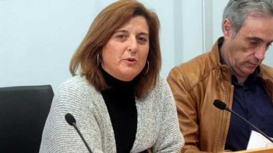 La portavoz de Podemos, Pilar Marcos, junto al concejal Francisco Martínez.