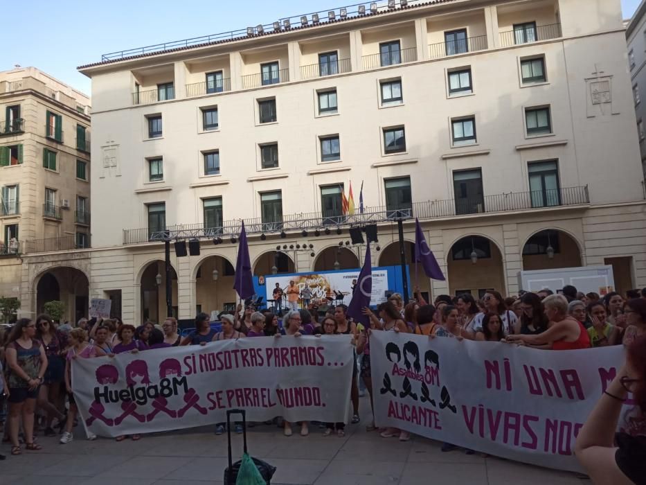 Concentración en Alicante contra "La Manada de Manresa"