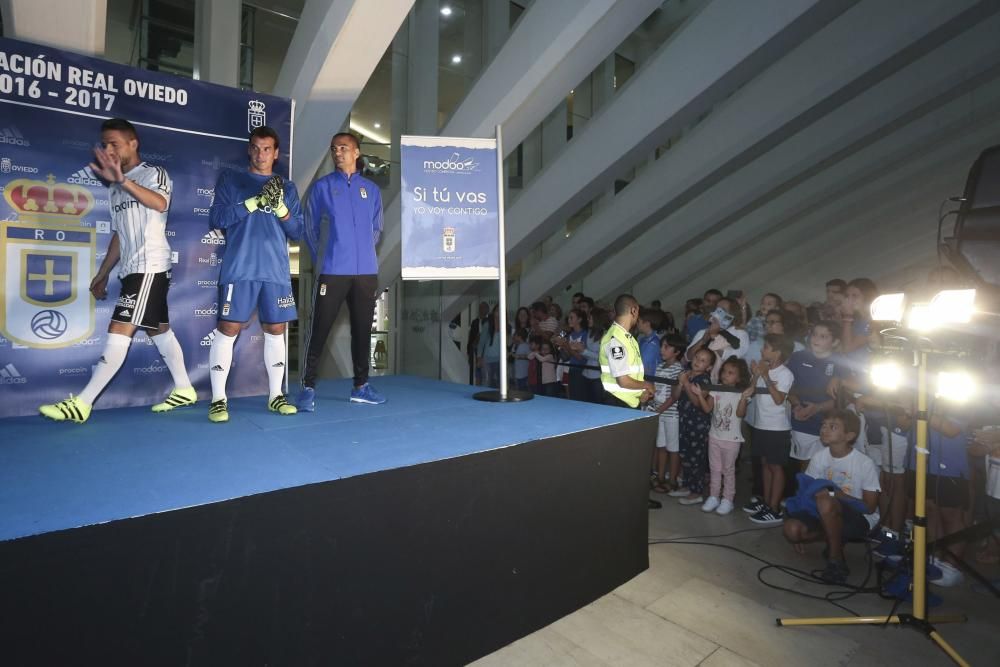 Presentación de la nueva equipación del Real Oviedo
