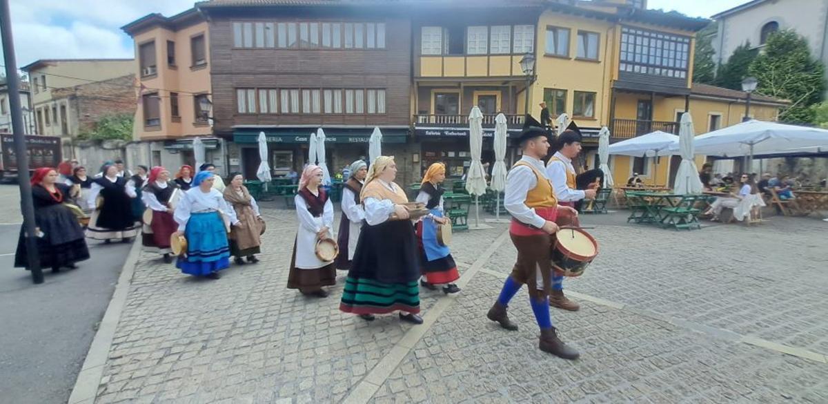 San Xuan rompe moldes a hachazos