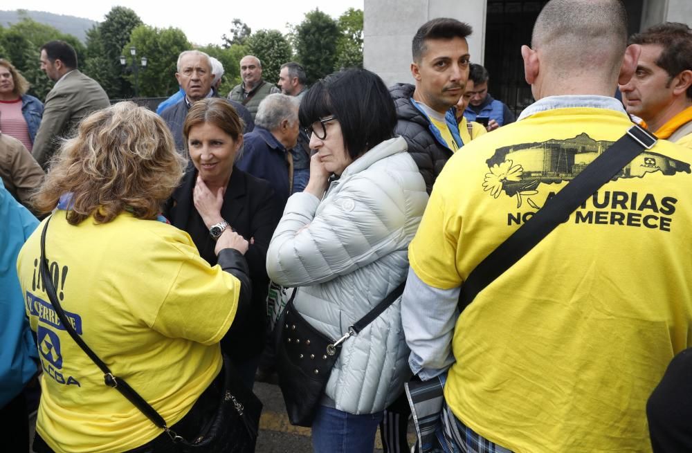 LLegada de los trabajadores de Alcoa a Oviedo.