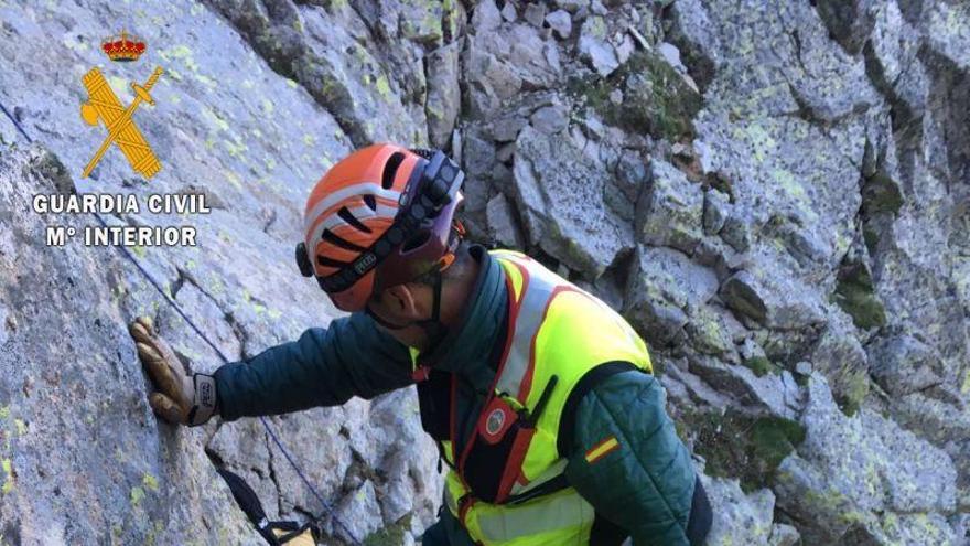 Rescatados dos montañeros de Lleida accidentados en el Pico del Alba