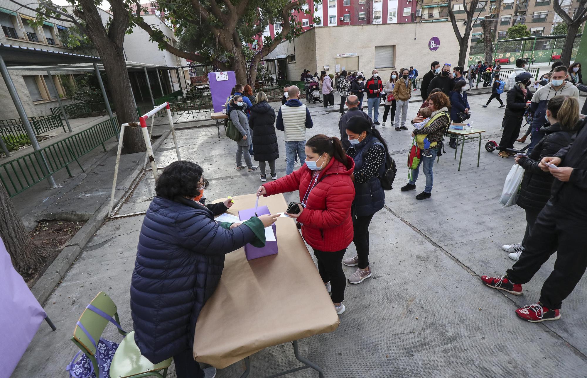 Los colegios retoman la votación de la jornada escolar tres cursos después