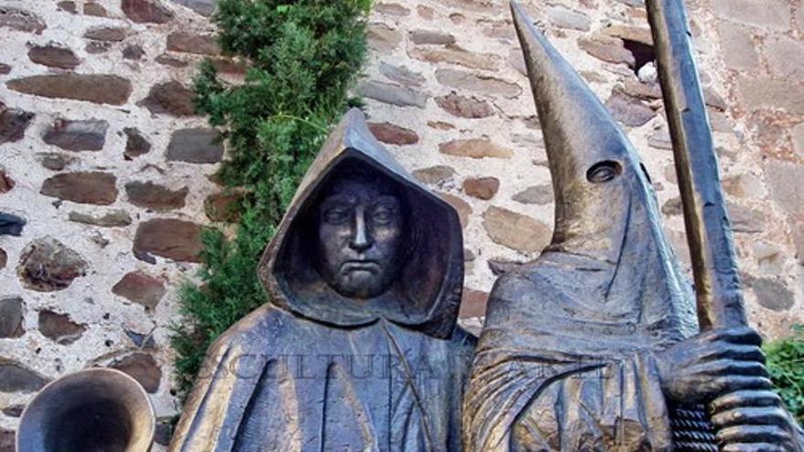 La inauguración del Monumento al Cofrade en Cáceres: un hito en la historia de la Semana Santa