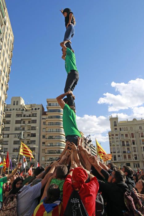 Manifestación en Valencia con motivo del 25 d'Abril