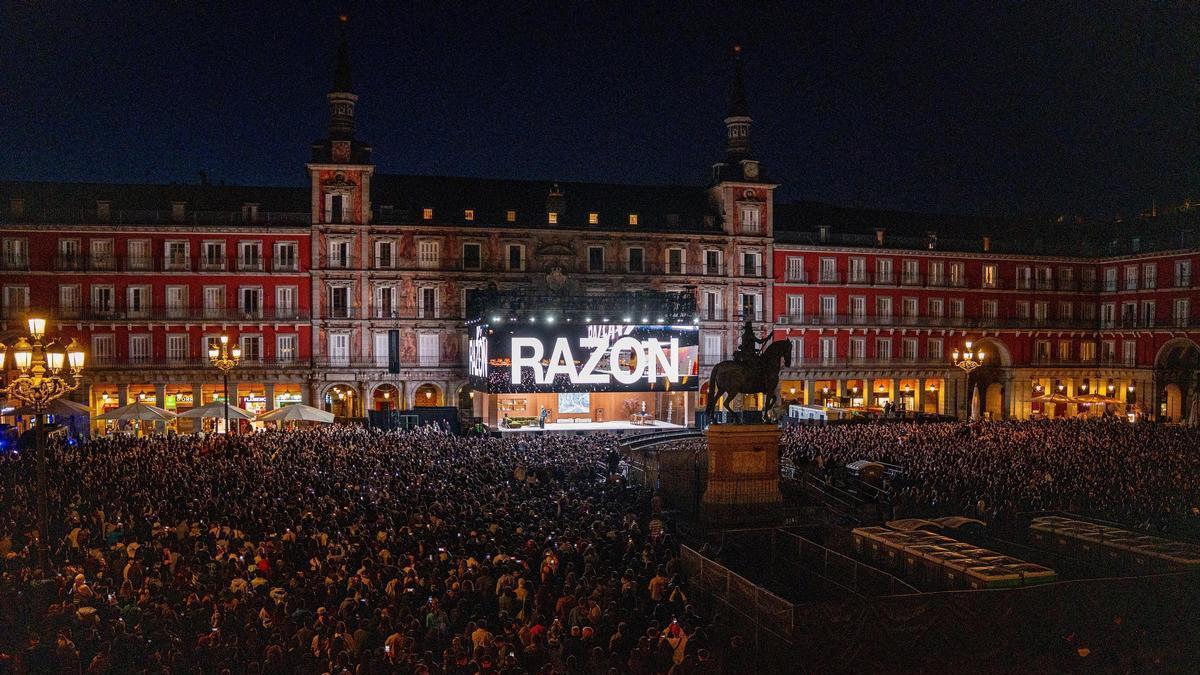 Archivo - El artista Rels B presenta su próximo disco, en la Plaza Mayor, a 7 de mayo de 2026, en Madrid (España).