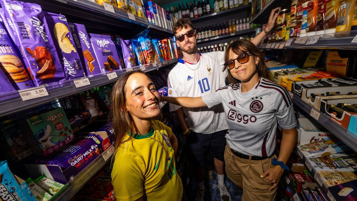 Las camisetas de fútbol conquistan las calles: "Son mi personalidad. Me las pongo para ir de cita"