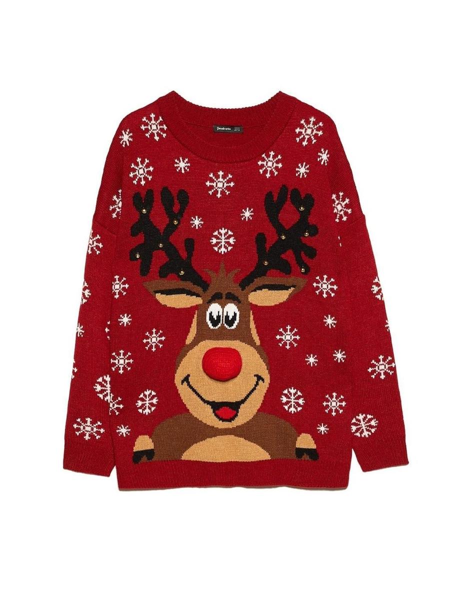 Jersey feo navideño de Stradivarius. (Precio: 25, 99 euros)