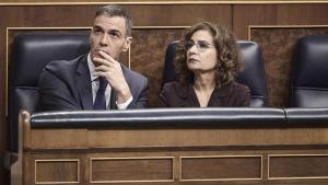 Archivo - El presidente del Gobierno, Pedro Sánchez, y la vicepresidenta primera y ministra de Hacienda, María Jesús Montero.