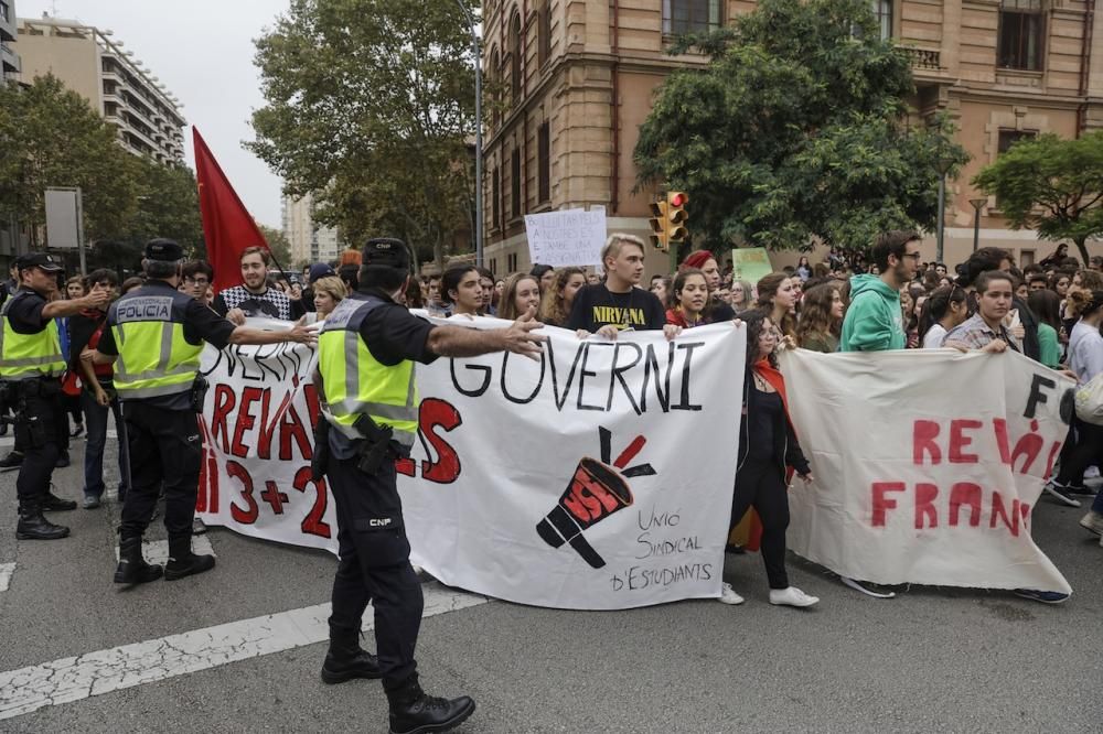 Manifestación de estudiantes en Palma contra la Lomce y las reválidas