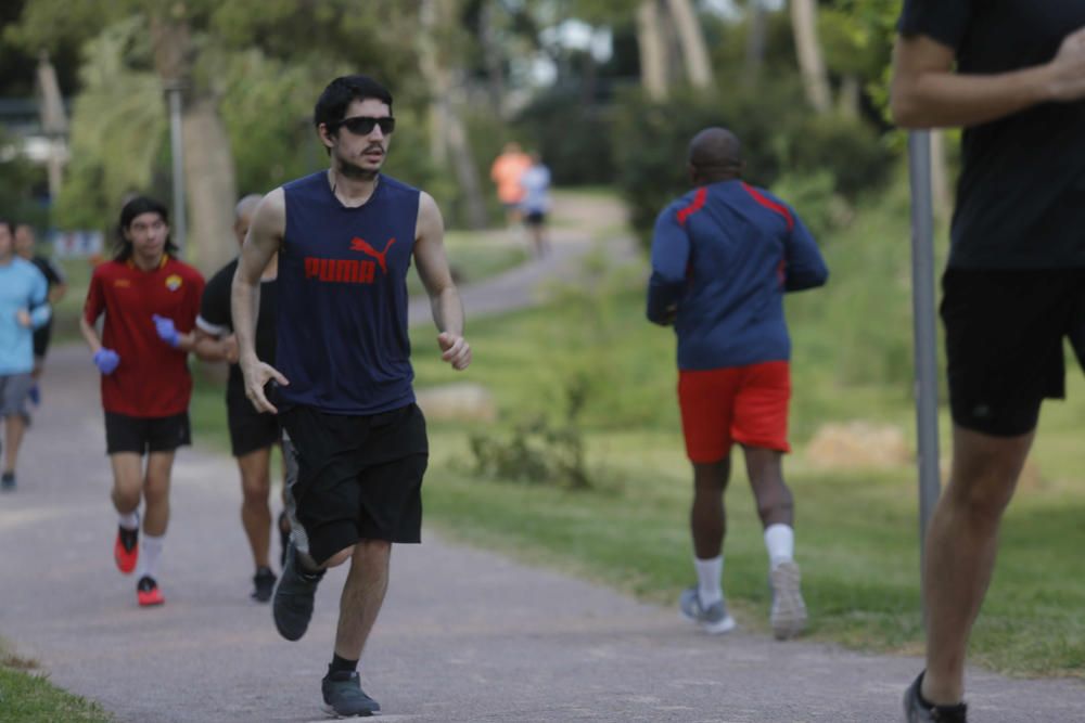 El cauce del río se llena de deportistas