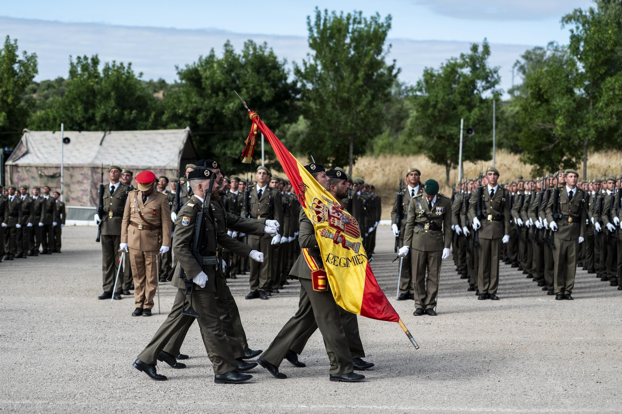 EN IMÁGENES | Multitudinaria jura de bandera en Cáceres con récord de mujeres soldado