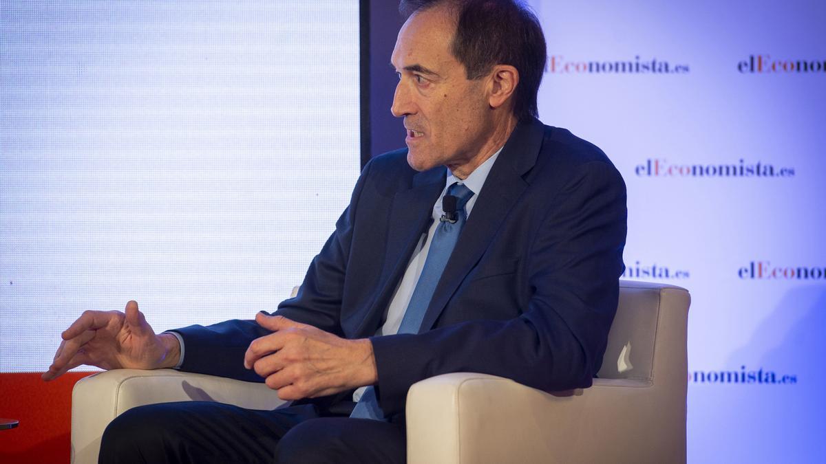 El consejero delegado de Unicaja Banco, Manuel Menéndez.