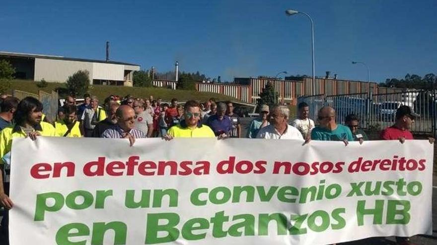 Caminata de protesta de los trabajadores de Betanzos HB.