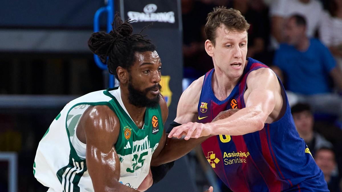 Jan Vesely y Kenneth Faried, durante el Barça - Panathinaikos de Euroliga