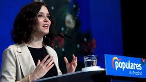 GRAF9067. MADRID, 14/12/2019.- La presidenta de la Comunidad de Madrid, Isabel Díaz Ayuso, interviene durante la comida de Navidad del PP de Madrid- EFE/Fernando Alvarado
