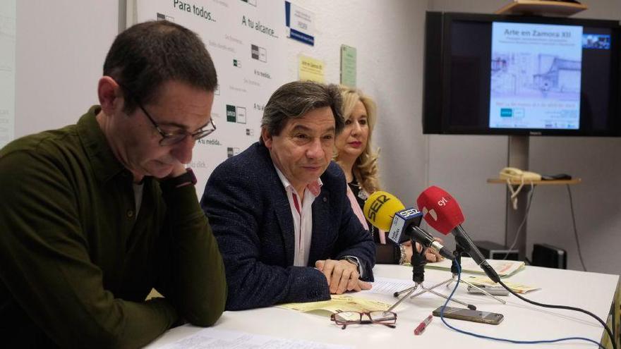 Un momento de la rueda de prensa en la UNED.