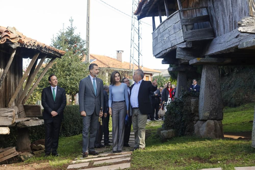 Los Reyes visitan Poreñu, Pueblo Ejemplar 2017