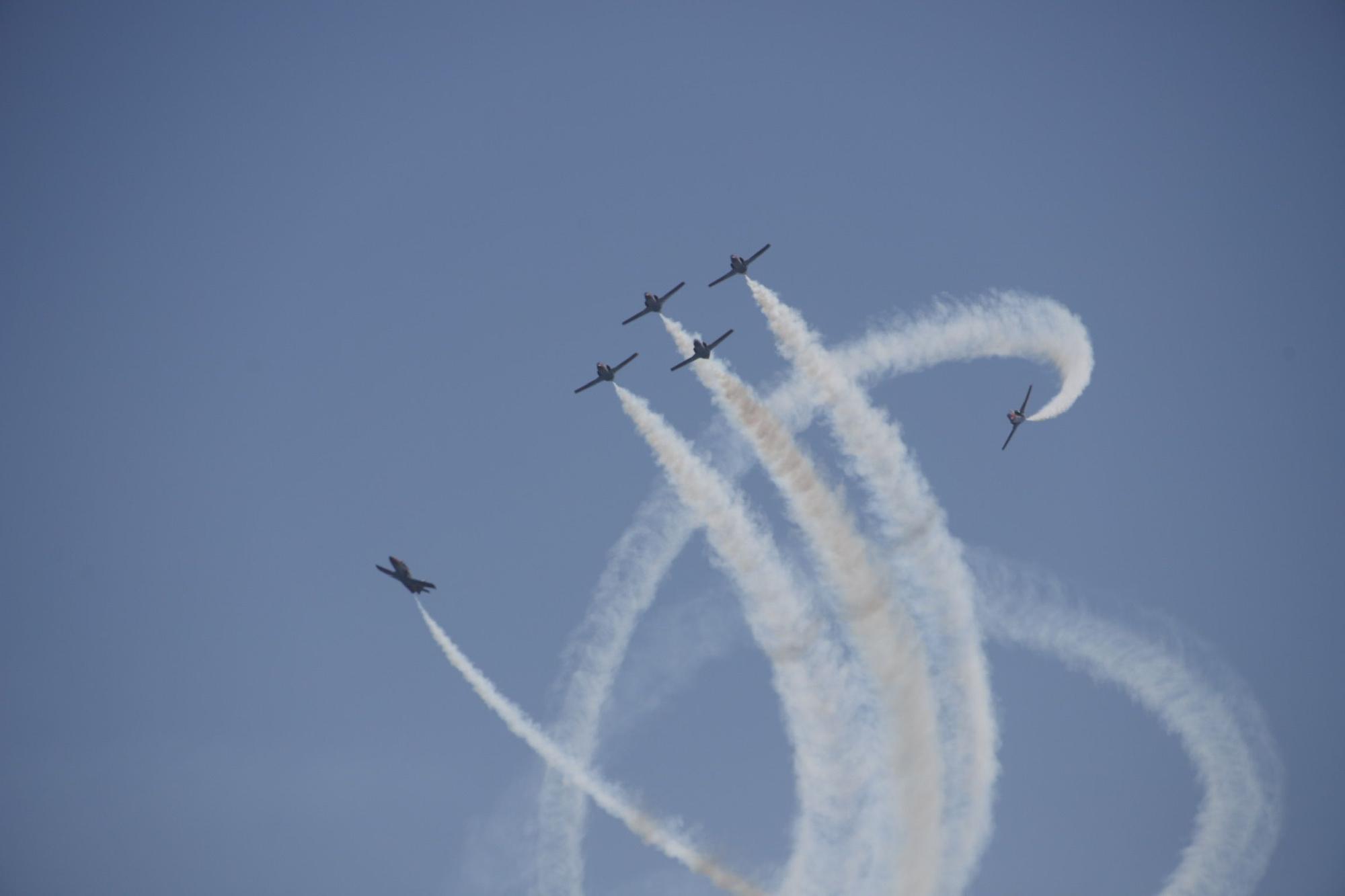 Espectáculo aéreo de Patrulla Águila en Málaga