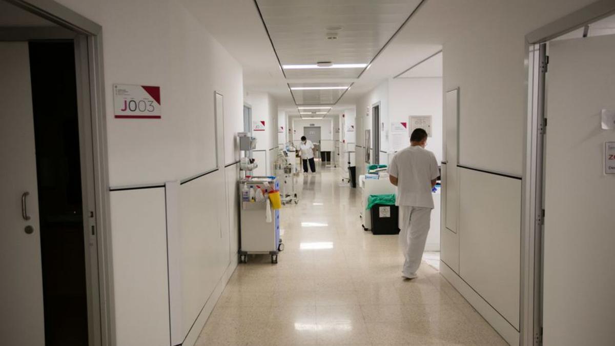 La unidad de covid en el hospital Can Misses hace un año. | VICENT MARÍ