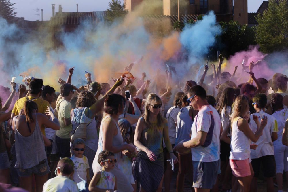 Festa «holi»a la Bisbal d'Empordà