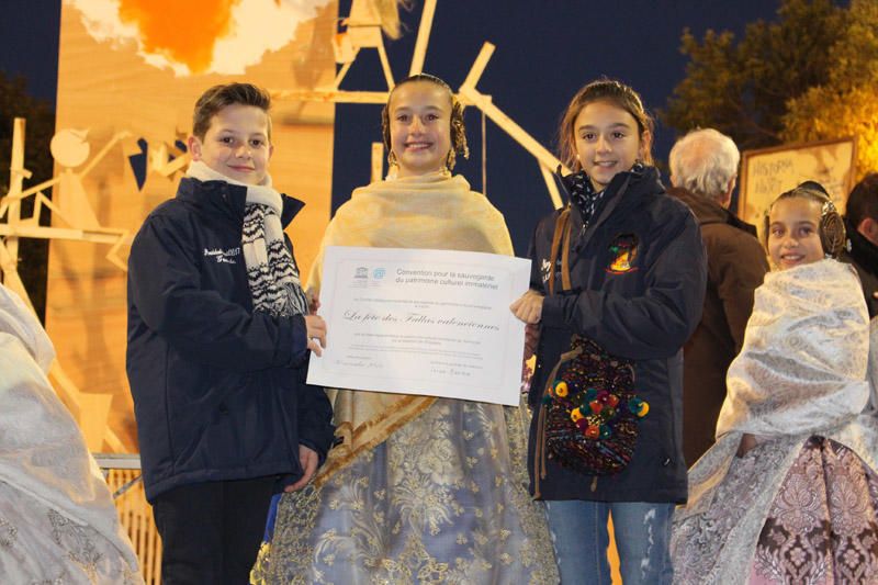 Entrega de los certificados de la Unesco a las Fallas infantiles