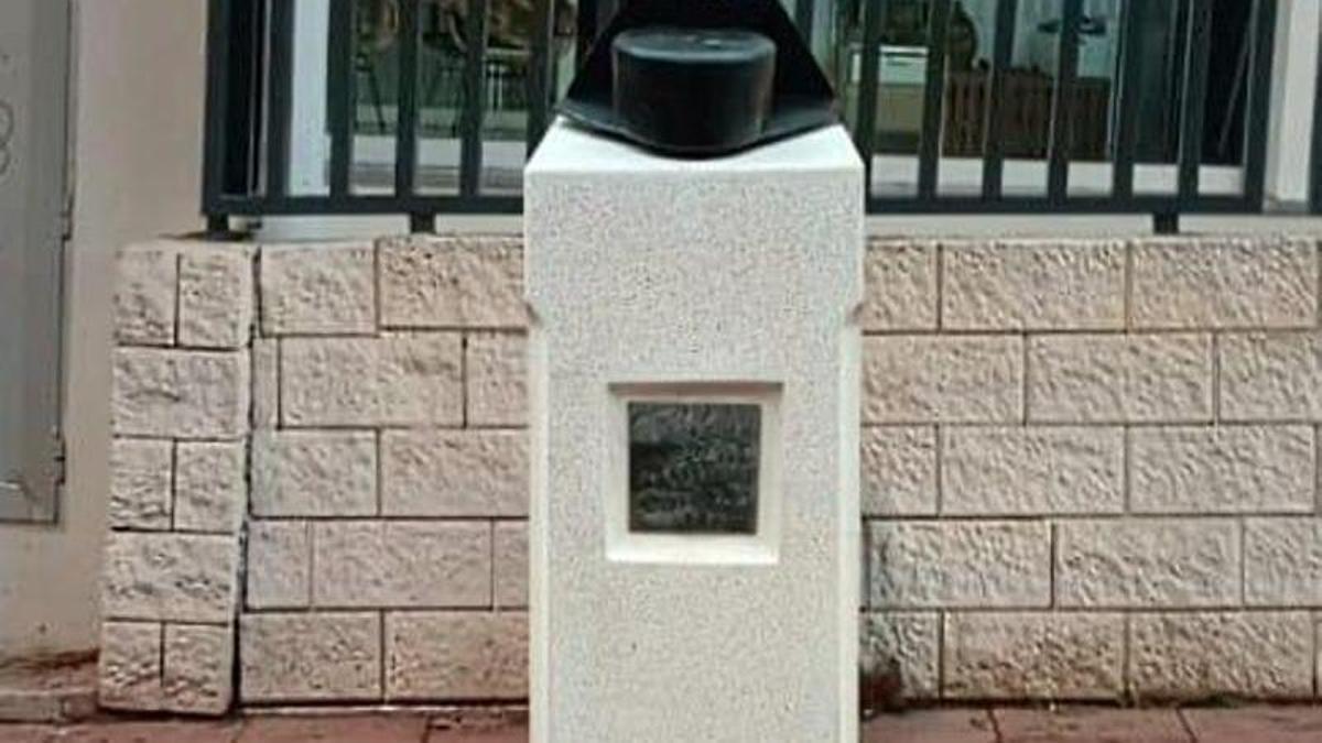 Ésta es la escultura que el Ayuntamiento quiere instalar en Palmanova, en recuerdo de los dos guardias civiles asesinados por ETA