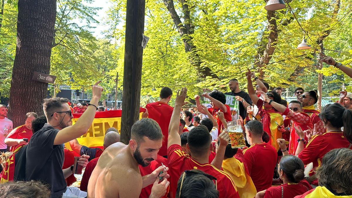 La afición española invadió las calles de Múnich