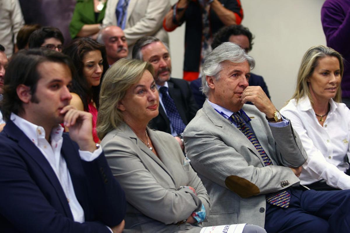 La família de María de Villota, en la primera roda de premsa de l’expilot després de l’accident, l’11 d’octubre del 2012. La família de María de Villota, en la primera roda de premsa de l’expilot després de l’accident, l’11 d’octubre del 2012.