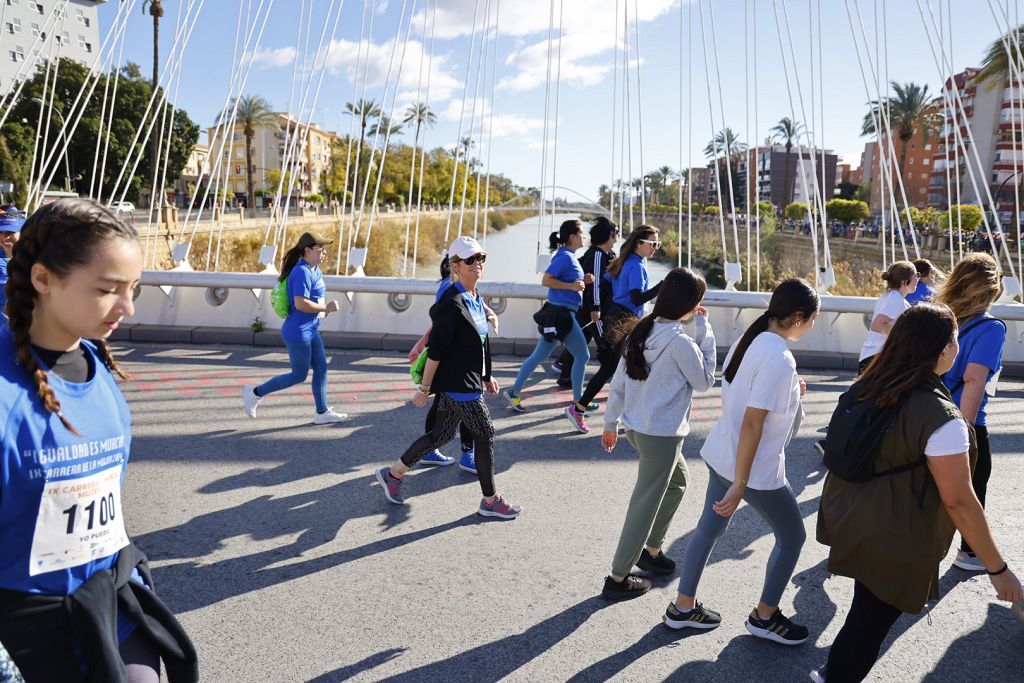 Imágenes del recorrido de la Carrera de la Mujer: avenida Pío Baroja y puente del Reina Sofía (I)