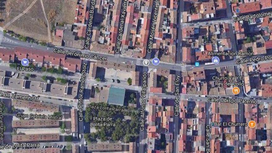 El reventón de una tubería obliga a cortar la calle Jerónimo Cáncer en Zaragoza