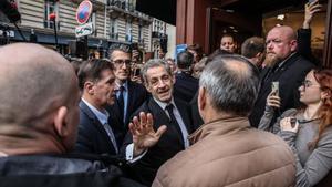 El expresidente francés Nicolas Sarkozy a su llegada a la librería La Martine, este miércoles en París.
