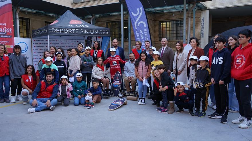 Alumnos de la Región experimentarán en el colegio la sensación de practicar surf y otros deportes acuáticos