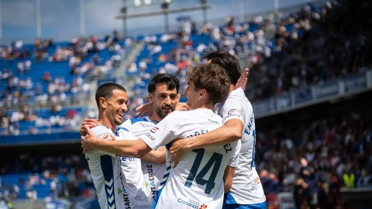 Diversión de campeonato: el Tenerife cierra en alto la temporada en casa