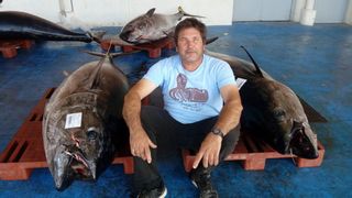 El Govern concede la Medalla de la Pesca Catalana a un pescador de Vilanova que rescató a un colega que cayó al mar