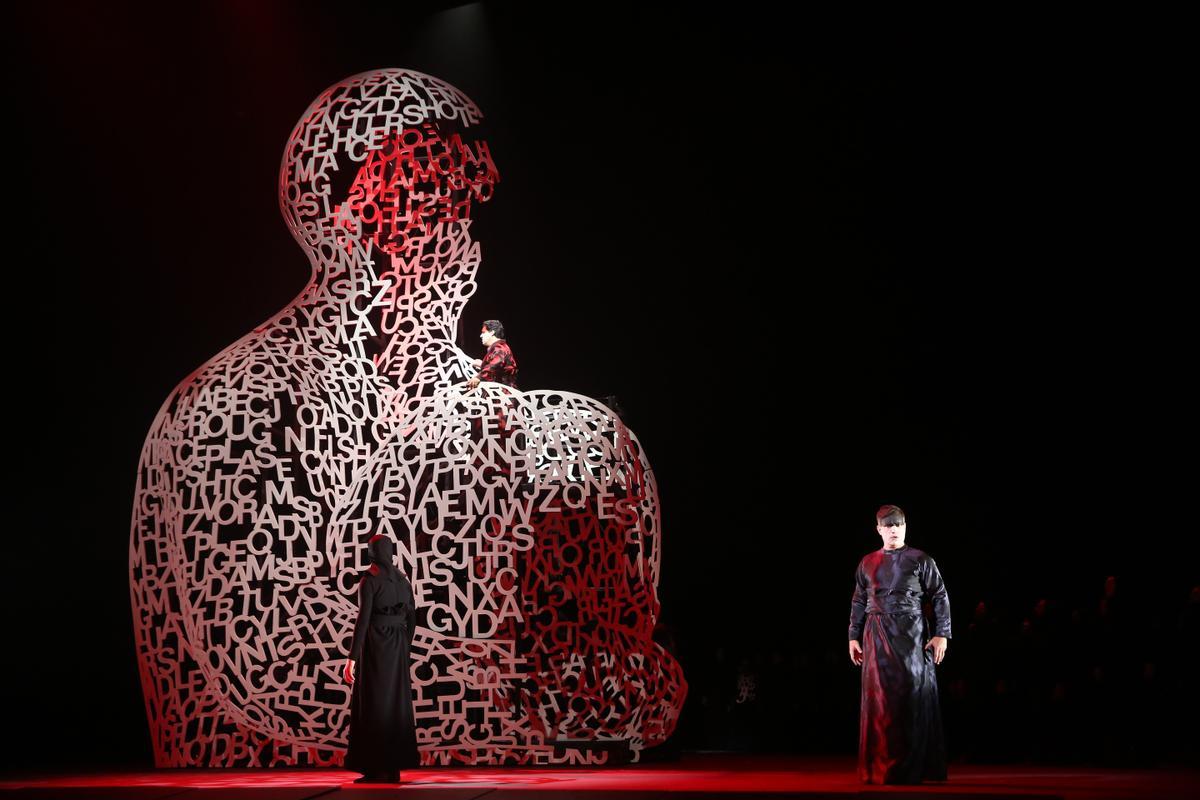 Montaje de Macbeth de  Jaume Plensa en el Liceu